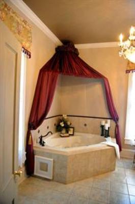 фото отеля Hilltop Manor Bed and Breakfast