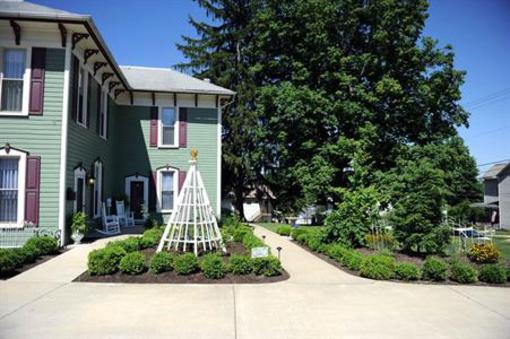 фото отеля Hilltop Manor Bed and Breakfast