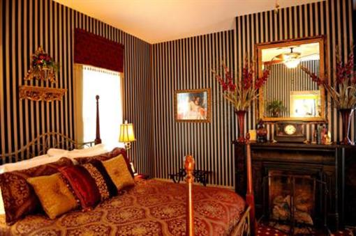 фото отеля Hilltop Manor Bed and Breakfast