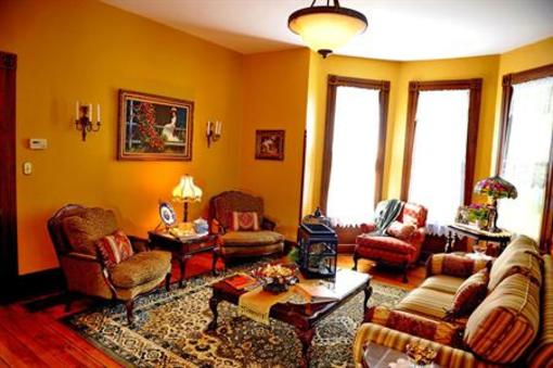 фото отеля Hilltop Manor Bed and Breakfast
