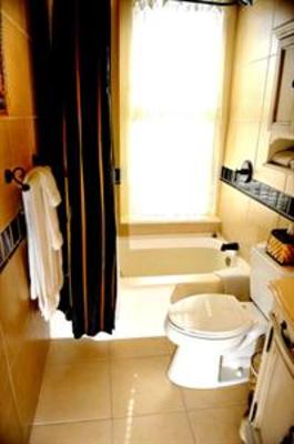 фото отеля Hilltop Manor Bed and Breakfast