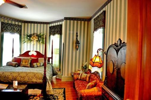 фото отеля Hilltop Manor Bed and Breakfast