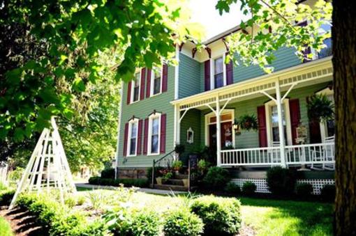 фото отеля Hilltop Manor Bed and Breakfast