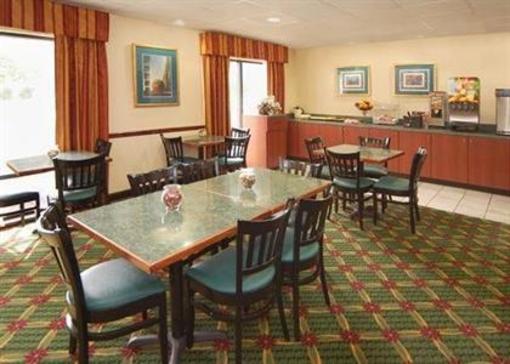 фото отеля Comfort Inn & Suites Peachtree Corners