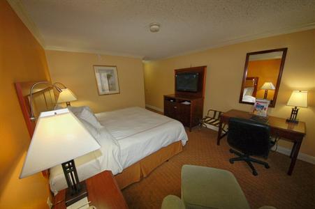 фото отеля BEST WESTERN PLUS Richmond Inn & Suites