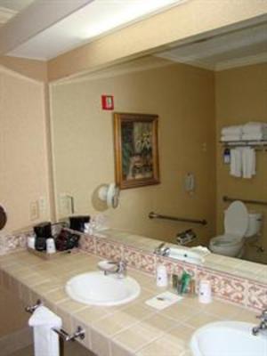 фото отеля BEST WESTERN PLUS Richmond Inn & Suites