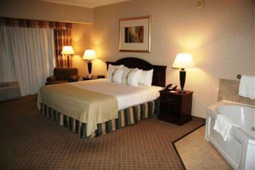 фото отеля Holiday Inn Riverfront Saint Joseph (Missouri)