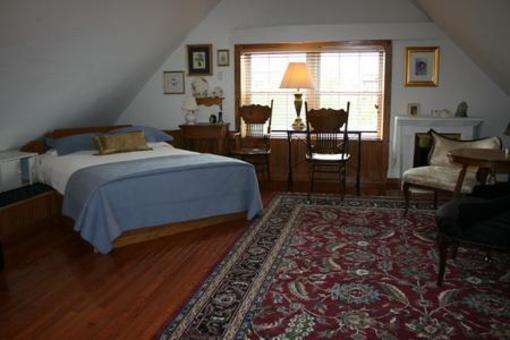 фото отеля House of Two Urns Bed & Breakfast Chicago