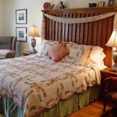 фото отеля House of Two Urns Bed & Breakfast Chicago