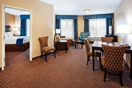 фото отеля Holiday Inn Express Hotel & Suites Mt Pleasant-Charleston