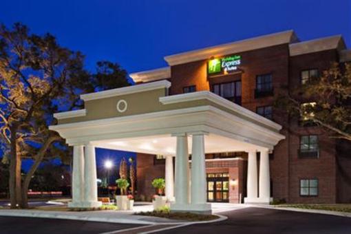 фото отеля Holiday Inn Express Hotel & Suites Mt Pleasant-Charleston