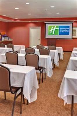 фото отеля Holiday Inn Express Hotel & Suites Corona