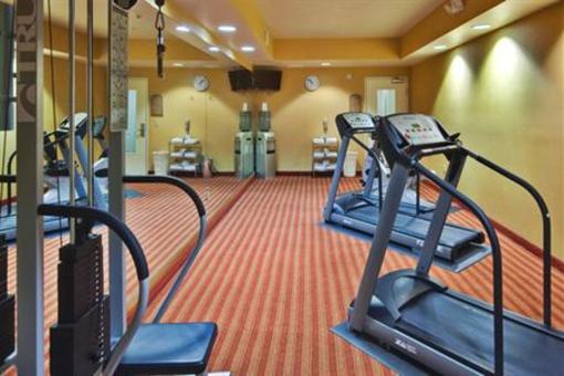 фото отеля Holiday Inn Express Hotel & Suites Corona