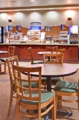 фото отеля Holiday Inn Express Hotel & Suites Corona