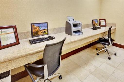 фото отеля Holiday Inn Express Hotel & Suites Corona