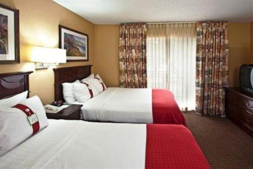 фото отеля Holiday Inn & Suites near Busch Gardens - USF