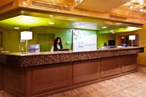 фото отеля Holiday Inn & Suites near Busch Gardens - USF