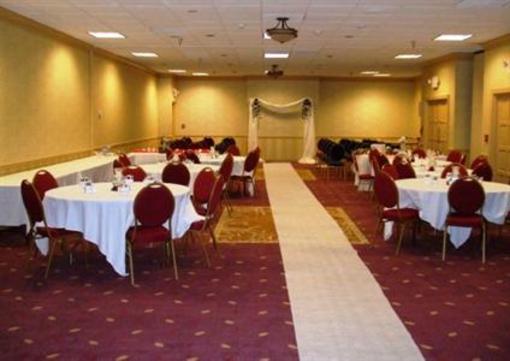 фото отеля Holiday Inn & Suites near Busch Gardens - USF