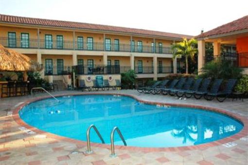 фото отеля Holiday Inn & Suites near Busch Gardens - USF