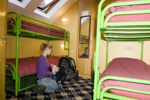 фото отеля Barnacles Quay Street House Hostel Galway