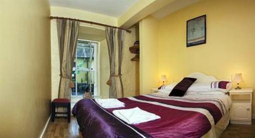 фото отеля Barnacles Quay Street House Hostel Galway