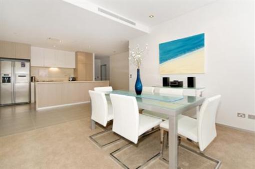 фото отеля Ambience Apartments On Burleigh Beach Gold Coast