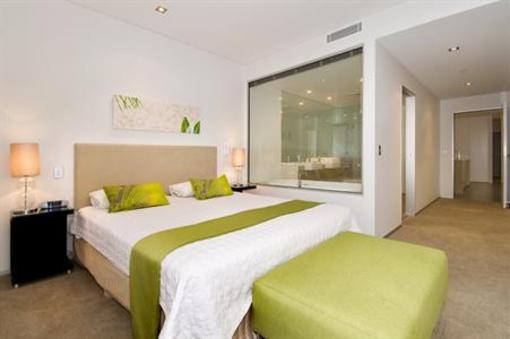 фото отеля Ambience Apartments On Burleigh Beach Gold Coast