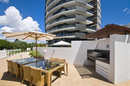 фото отеля Ambience Apartments On Burleigh Beach Gold Coast