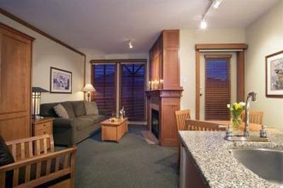 фото отеля Pan Pacific Whistler Mountainside