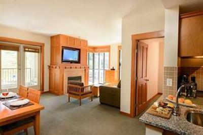 фото отеля Pan Pacific Whistler Mountainside