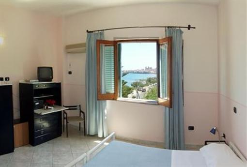 фото отеля Hotel Tourist Cefalu