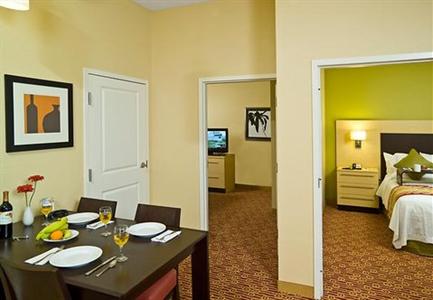фото отеля TownePlace Suites Gilford
