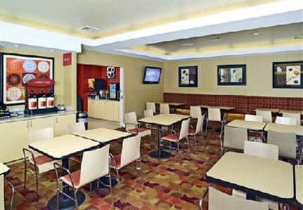 фото отеля TownePlace Suites Gilford