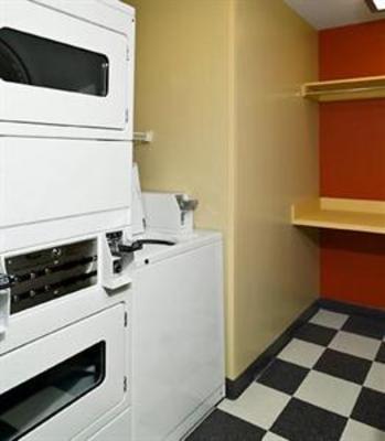 фото отеля TownePlace Suites Gilford