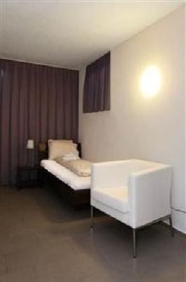 фото отеля Guesthouse Weststrasse Zurich