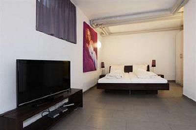 фото отеля Guesthouse Weststrasse Zurich