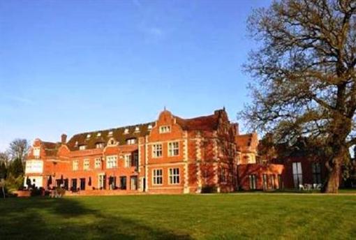 фото отеля Macdonald Savill Court Hotel Egham