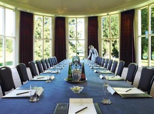 фото отеля Macdonald Savill Court Hotel Egham