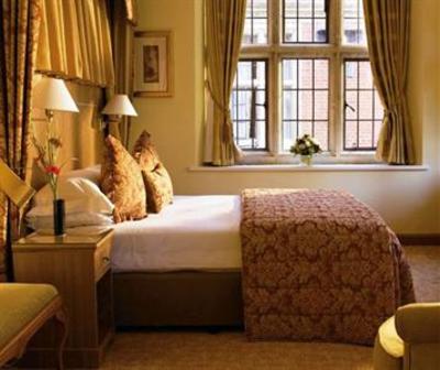 фото отеля Macdonald Savill Court Hotel Egham
