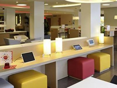 фото отеля Hotel Ibis Barcelona Cornella de Llobregat