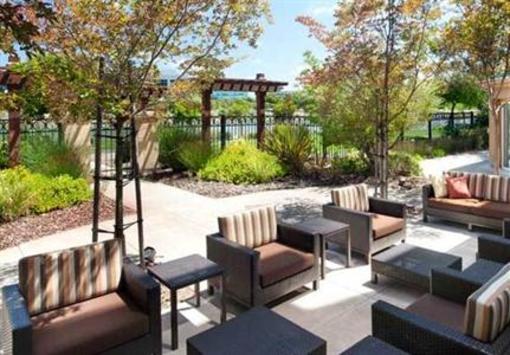 фото отеля Courtyard San Francisco Airport Oyster Point Waterfront