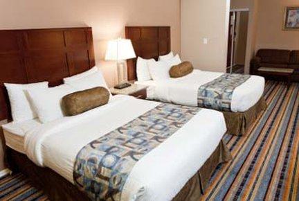 фото отеля Ramada Inn and Suites - Downtown Vancouver