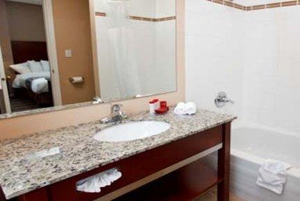 фото отеля Ramada Inn and Suites - Downtown Vancouver
