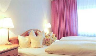 фото отеля Hotel Schnitzer Bad Wiessee