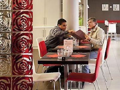 фото отеля Hotel Ibis Epernay Centre Ville