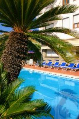 фото отеля Splendid Hotel Diano Marina