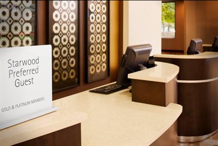 фото отеля Sheraton Detroit Metro Airport