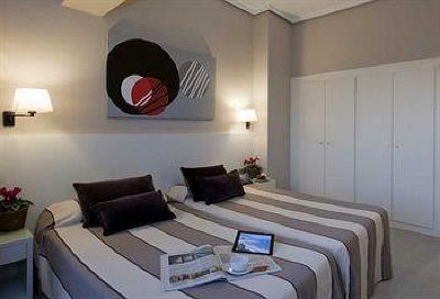 фото отеля Hotel Calipolis Sitges
