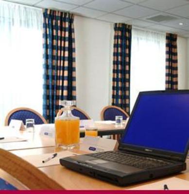 фото отеля Holiday Inn Express Canterbury