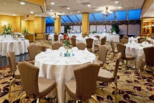 фото отеля Crowne Plaza Hotel Edison